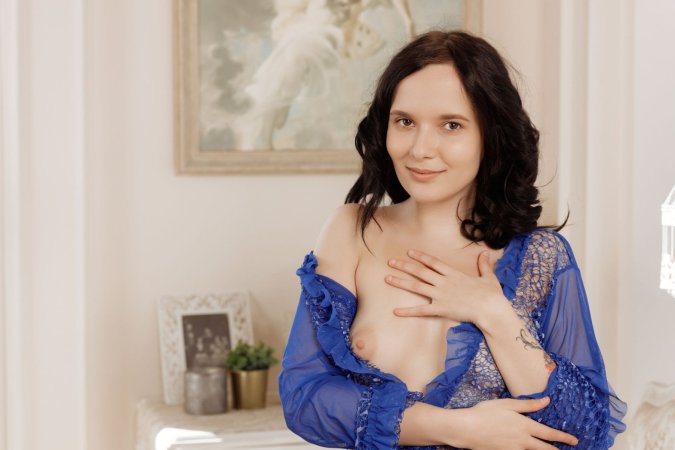 Poppy reveals uomo persa under sheer robe teasingly — Poppy #3