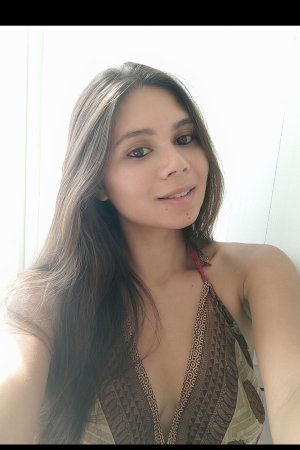 Savana teases off her dress snapping steamy shower selfies — Savana #7