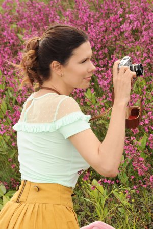 Suzanna A poses nude in the meadow with wild pussy displayed proudly — Suzanna A #4