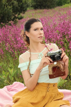 Suzanna A poses nude in the meadow with wild pussy displayed proudly — Suzanna A #5