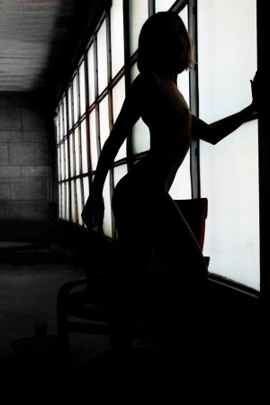 Shiraz savors wine and her wet pussy in intimate balcony striptease — Shiraz #11
