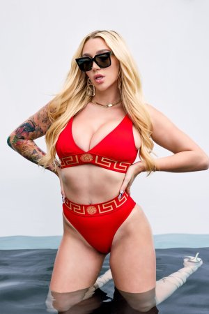 Kendra Sunderland reveals her talents as she seduces Jason with deepthroat and more — Kendra Sunderland & Jason Luv #10